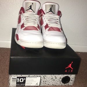 Air Jordan 4 Retro